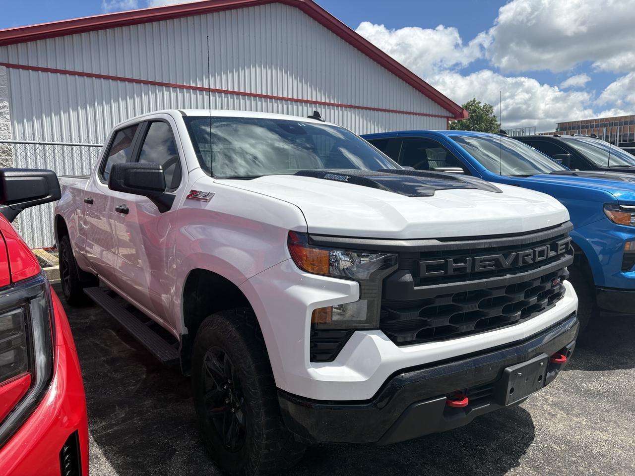 2025 Chevrolet Silverado 1500 Custom Trail Boss 4WD *DIESEL*