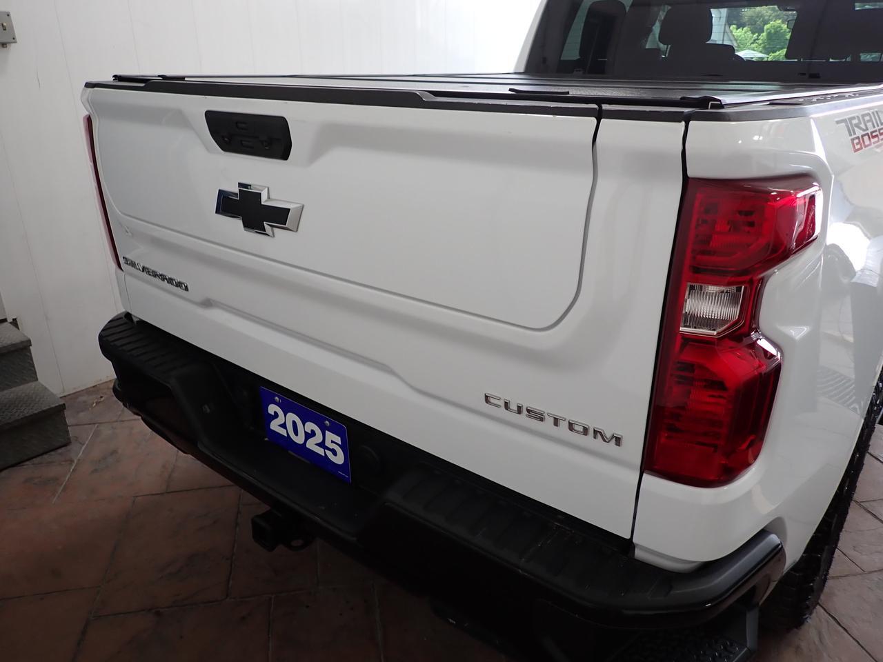 2025 Chevrolet Silverado 1500 Custom Trail Boss 4WD *DIESEL* Listowel ON