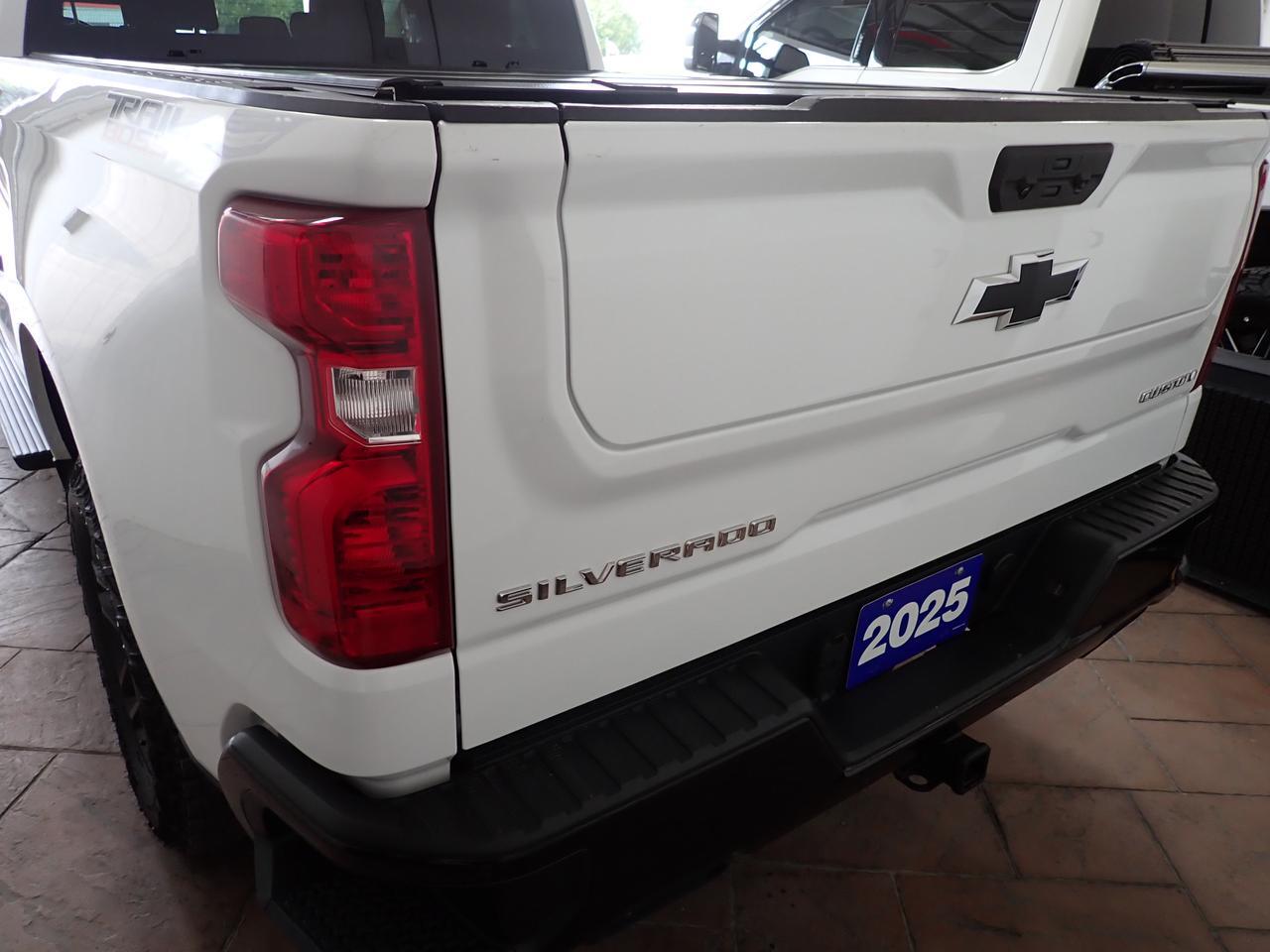2025 Chevrolet Silverado 1500 Custom Trail Boss 4WD *DIESEL* Listowel ON