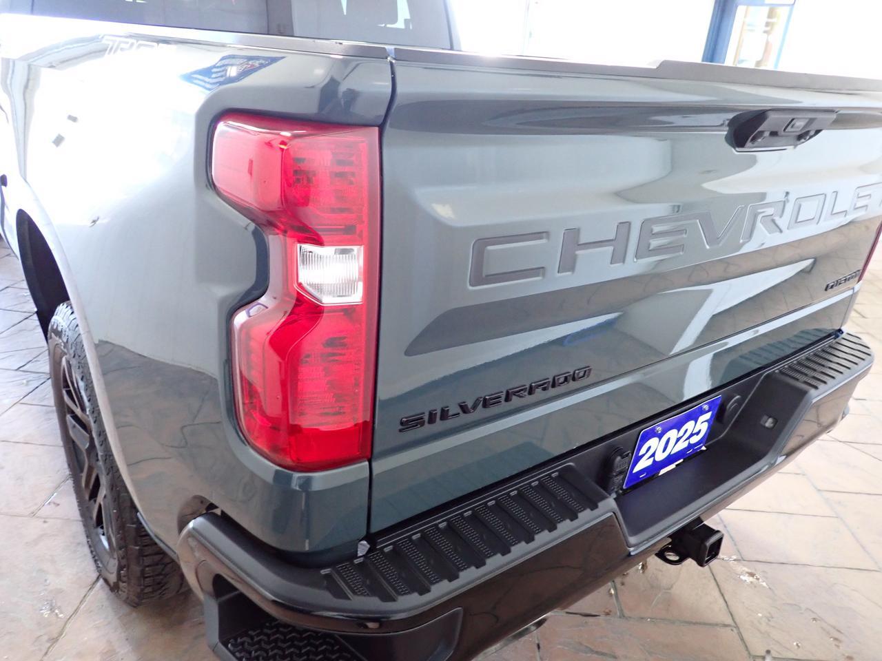2025 Chevrolet Silverado 1500 Custom Trail Boss 5'8" BOX 4WD *DIESEL* Listowel ON