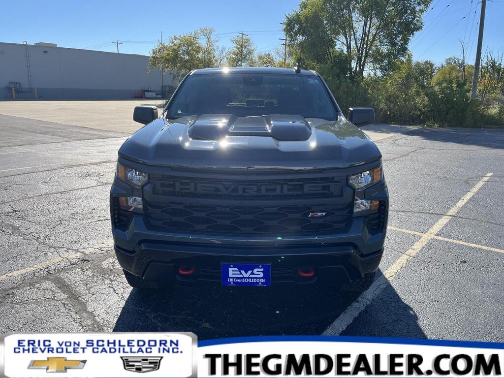 2025 Chevrolet Silverado 1500 Custom Trail Boss Crew Cab 4WD 5.3L w/Off-RoadSteps Spray-OnBedliner RearWheelhouseLiners Milwaukee WI