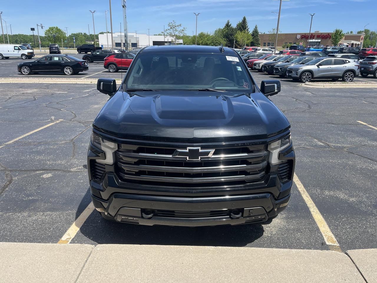 2025 Chevrolet Silverado 1500 High Country Crew Cab 4WD 3.0L DuramaxDiesel MidnightEdition w/Sunroof 20sBlackWheels AdptvCrz