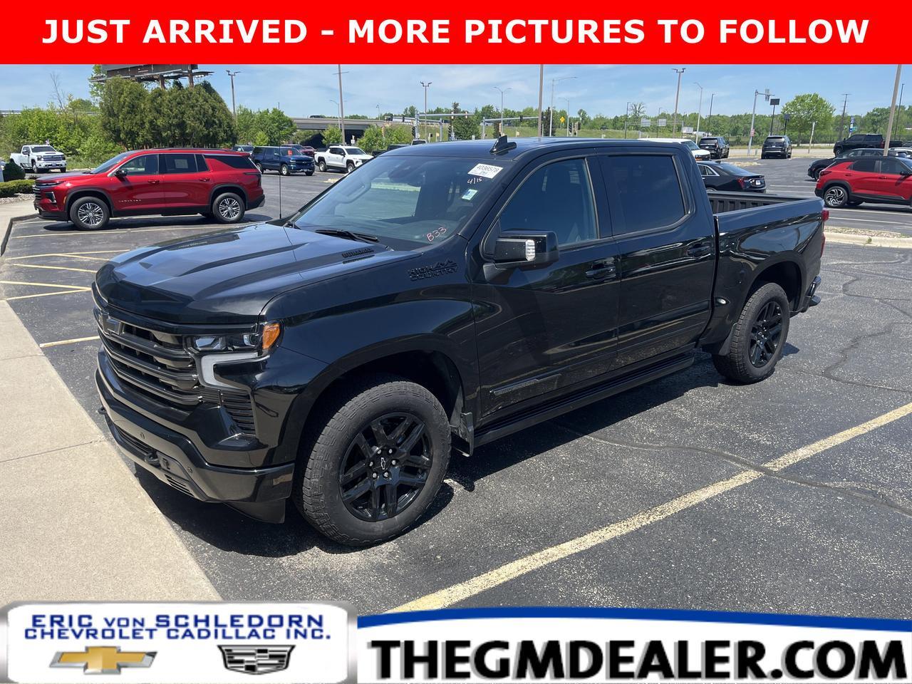 2025 Chevrolet Silverado 1500 High Country Crew Cab 4WD 3.0L DuramaxDiesel MidnightEdition w/Sunroof 20sBlackWheels AdptvCrz