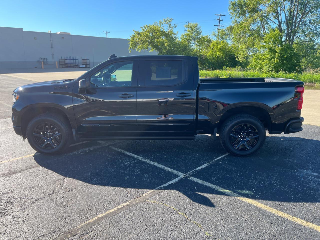 2025 Chevrolet Silverado 1500 High Country Crew Cab 4WD 3.0L DuramaxDiesel MidnightEdition w/Sunroof 20sBlackWheels AdptvCrz