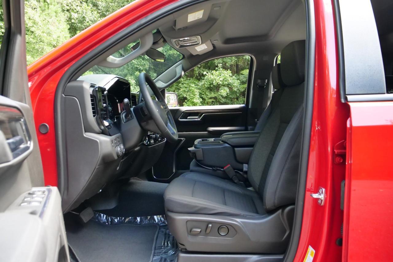 2025 Chevrolet Silverado 1500 LT 4X4 / Duramax 3.0L Diesel / Navigation! High Point NC