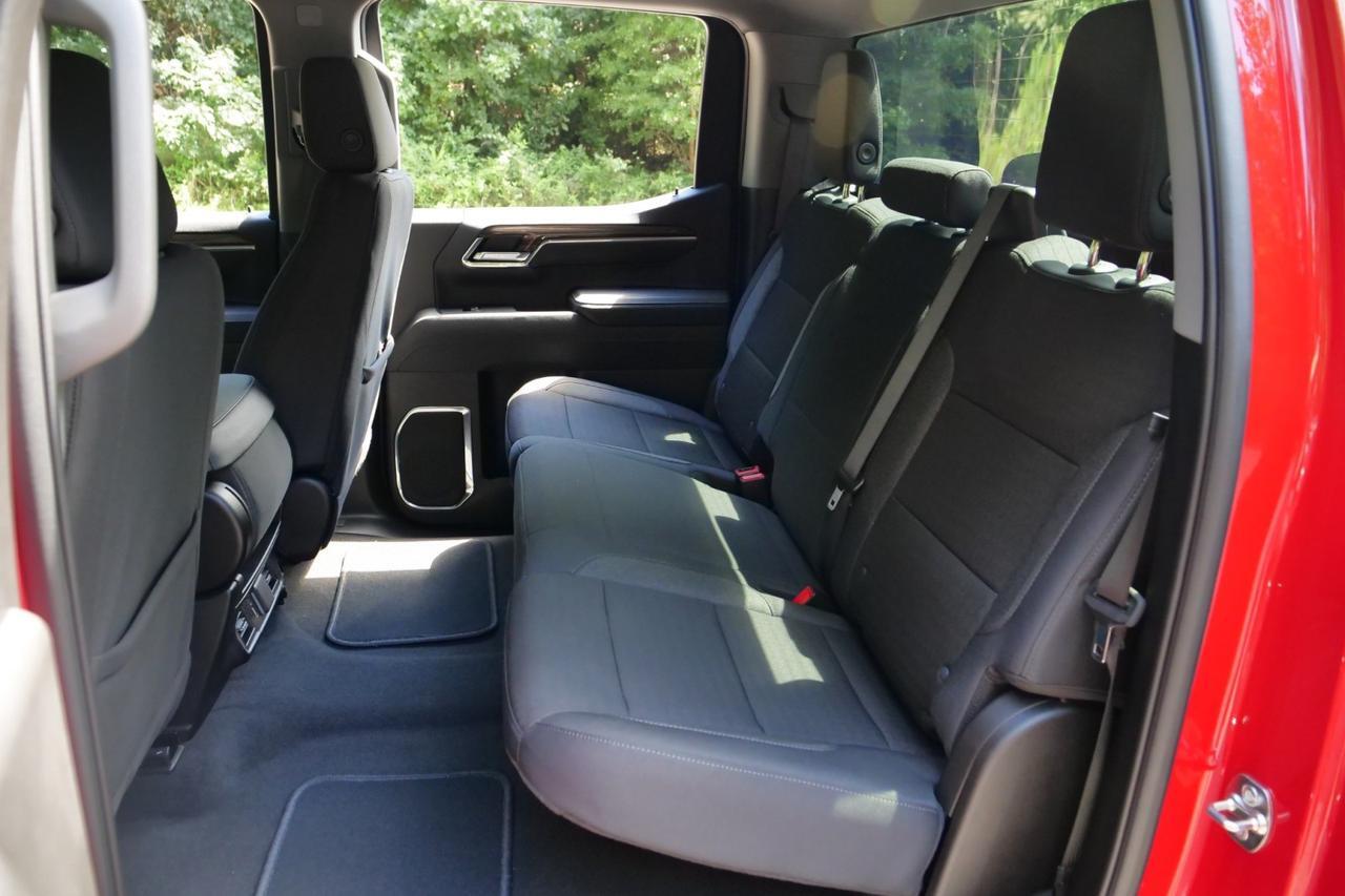 2025 Chevrolet Silverado 1500 LT 4X4 / Duramax 3.0L Diesel / Navigation! High Point NC