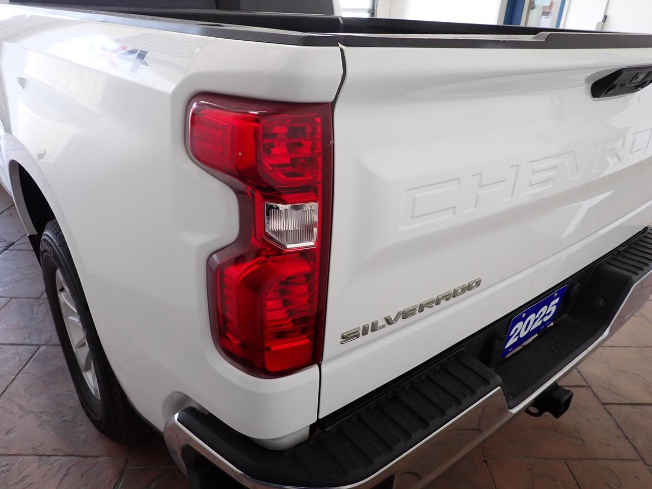 2025 Chevrolet Silverado 1500 LT CREW CAB 4WD Listowel ON
