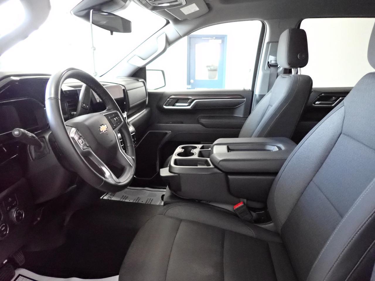 2025 Chevrolet Silverado 1500 LT CREW CAB 4WD Listowel ON