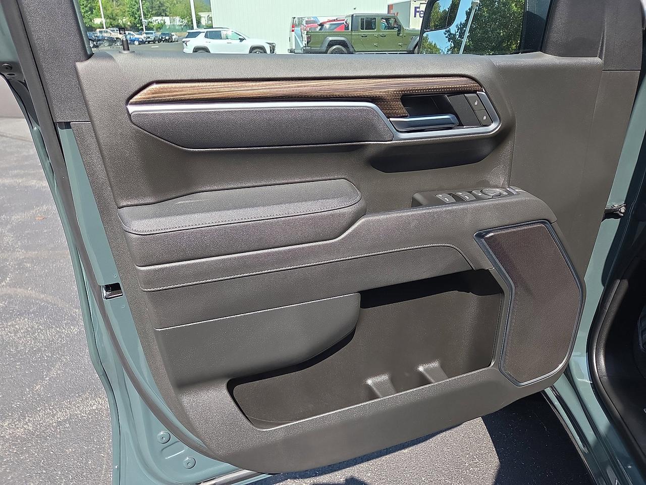 2025 Chevrolet Silverado 1500 LT Hamburg PA