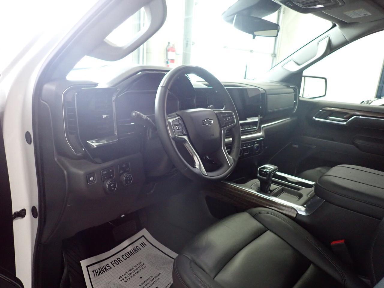 2025 Chevrolet Silverado 1500 LT Trail Boss 4WD *DIESEL* LEATHER Listowel ON