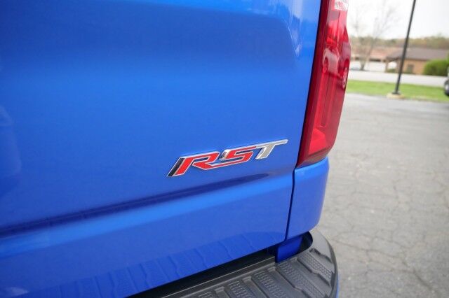 2025 Chevrolet Silverado 1500 RST 4X4 / Z71 Off Road / 5.3L V8 / New Tires! High Point NC