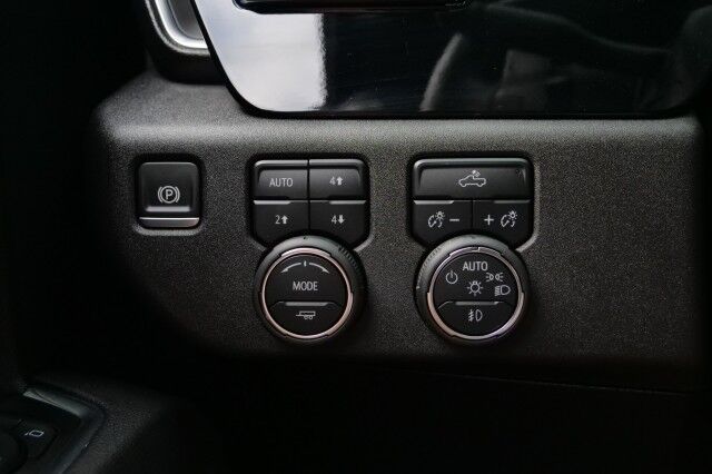 2025 Chevrolet Silverado 1500 RST 4X4 / Z71 Off Road / 5.3L V8 / New Tires! High Point NC