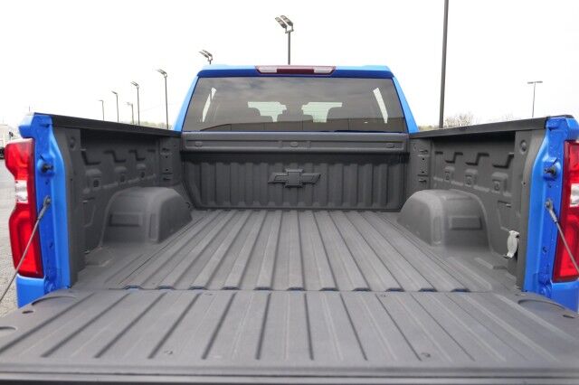 2025 Chevrolet Silverado 1500 RST 4X4 / Z71 Off Road / 5.3L V8 / New Tires! High Point NC