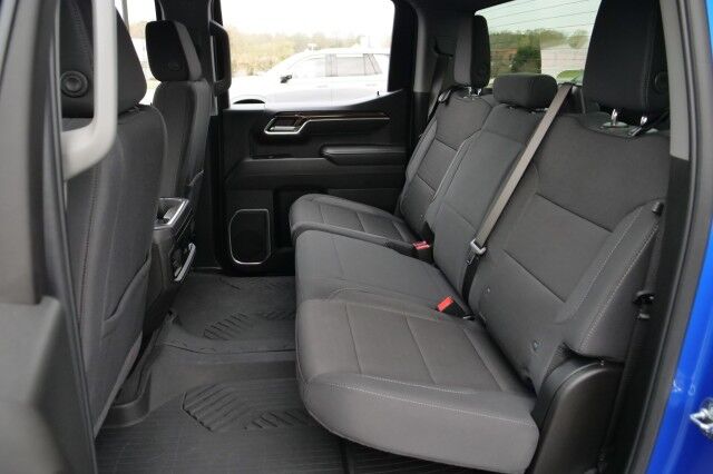 2025 Chevrolet Silverado 1500 RST 4X4 / Z71 Off Road / 5.3L V8 / New Tires! High Point NC