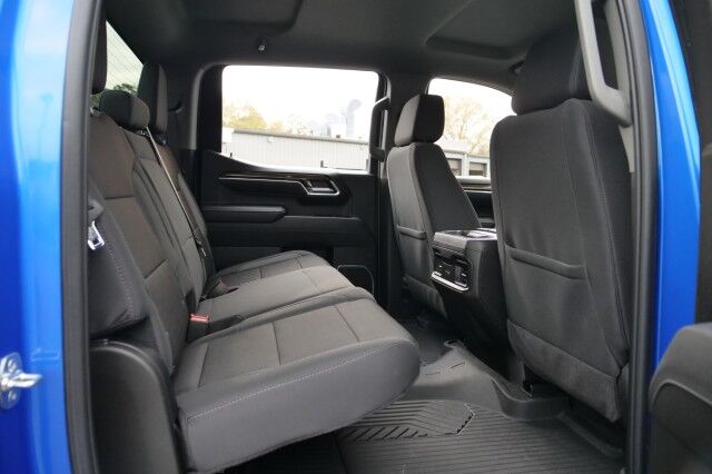 2025 Chevrolet Silverado 1500 RST 4X4 / Z71 Off Road / 5.3L V8 / New Tires! High Point NC