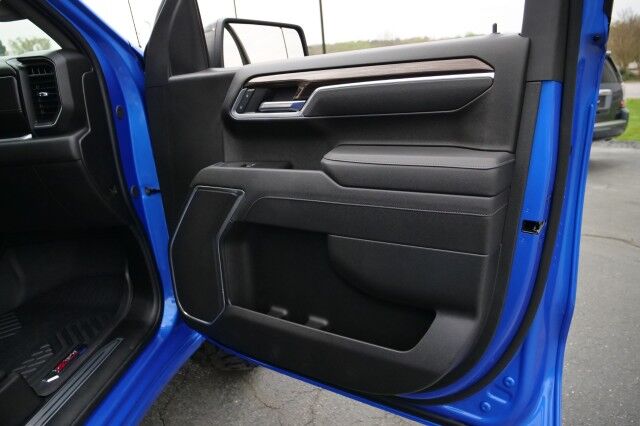 2025 Chevrolet Silverado 1500 RST 4X4 / Z71 Off Road / 5.3L V8 / New Tires! High Point NC