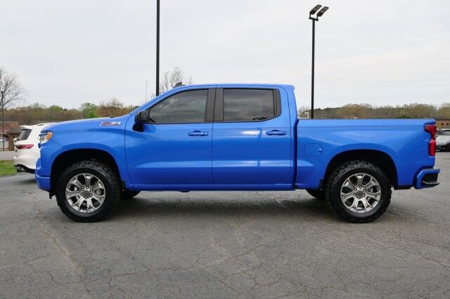 2025 Chevrolet Silverado 1500 RST 4X4 / Z71 Off Road / 5.3L V8 / New Tires! High Point NC