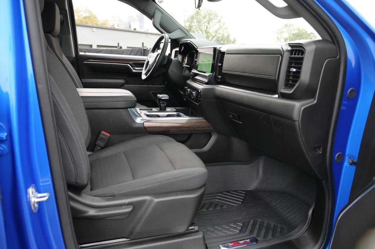 2025 Chevrolet Silverado 1500 RST 4X4 / Z71 Off Road / 5.3L V8 / New Tires! Lincolnton NC