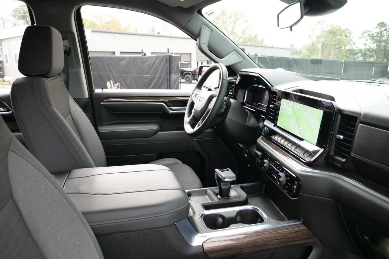 2025 Chevrolet Silverado 1500 RST 4X4 / Z71 Off Road / 5.3L V8 / New Tires! Lincolnton NC