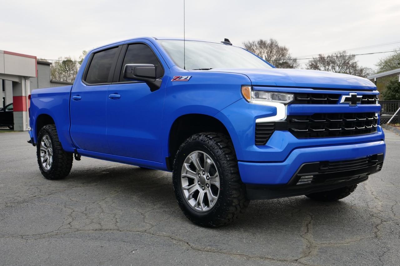 2025 Chevrolet Silverado 1500 RST 4X4 / Z71 Off Road / 5.3L V8 / New Tires! Lincolnton NC