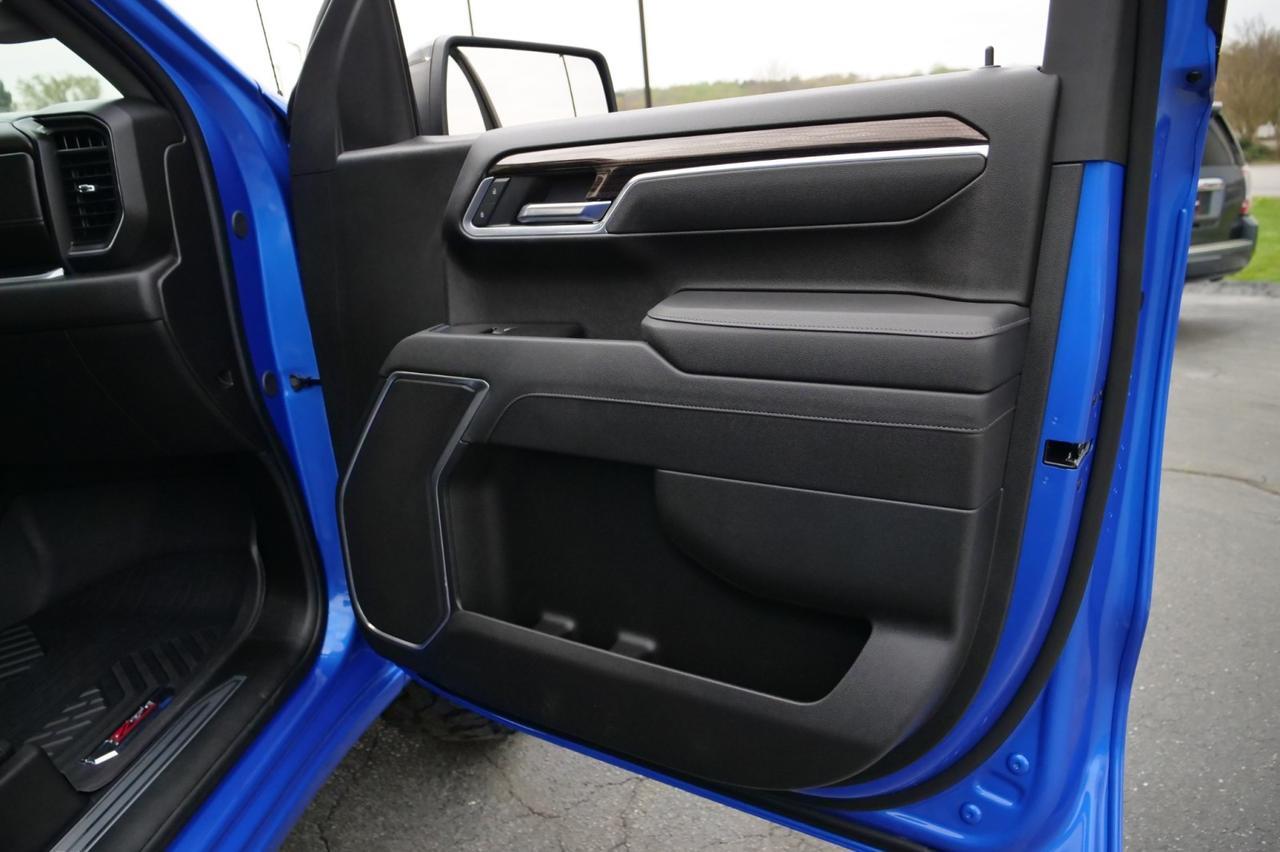 2025 Chevrolet Silverado 1500 RST 4X4 / Z71 Off Road / 5.3L V8 / New Tires! Lincolnton NC