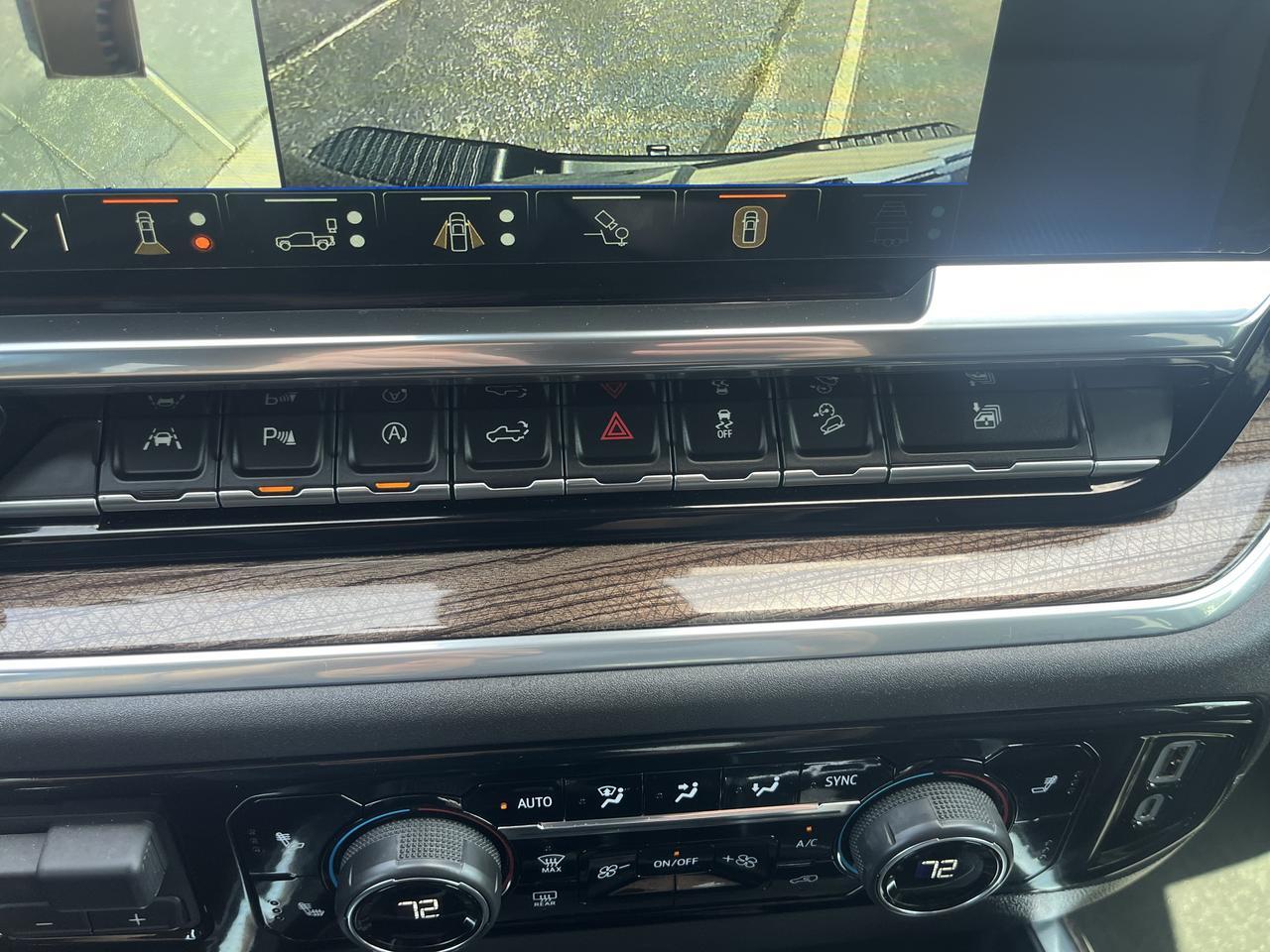 2025 Chevrolet Silverado 1500 RST Z71 Crew Cab 4WD 3.0L DuramaxDiesel AllStarPremiumPkg w/Sunroof AdptvCrz LthrBuckets 20s Saukville WI