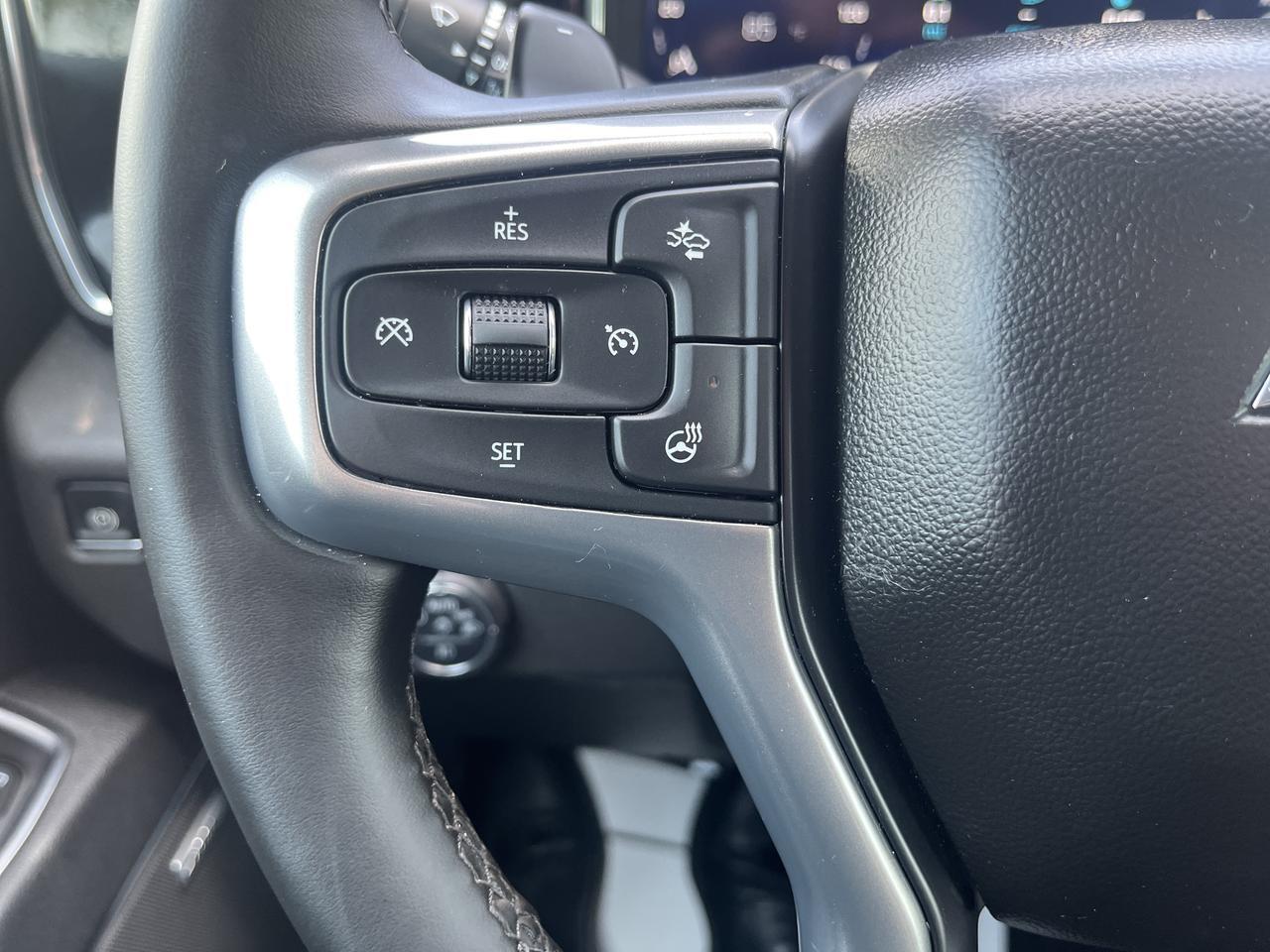2025 Chevrolet Silverado 1500 RST Z71 Crew Cab 4WD 3.0L DuramaxDiesel AllStarPremiumPkg w/Sunroof AdptvCrz LthrBuckets 20s Saukville WI