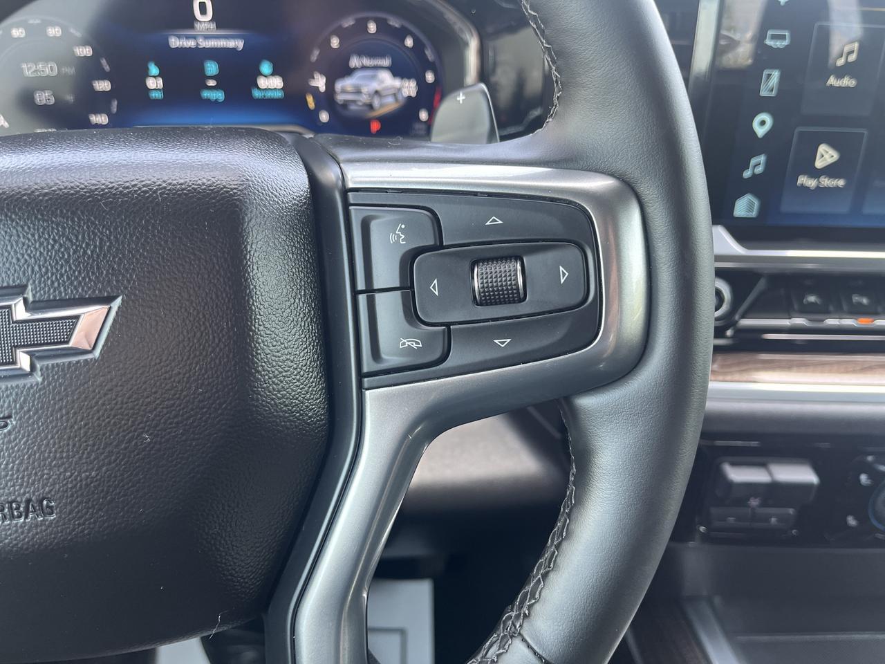 2025 Chevrolet Silverado 1500 RST Z71 Crew Cab 4WD 3.0L DuramaxDiesel AllStarPremiumPkg w/Sunroof AdptvCrz LthrBuckets 20s Saukville WI