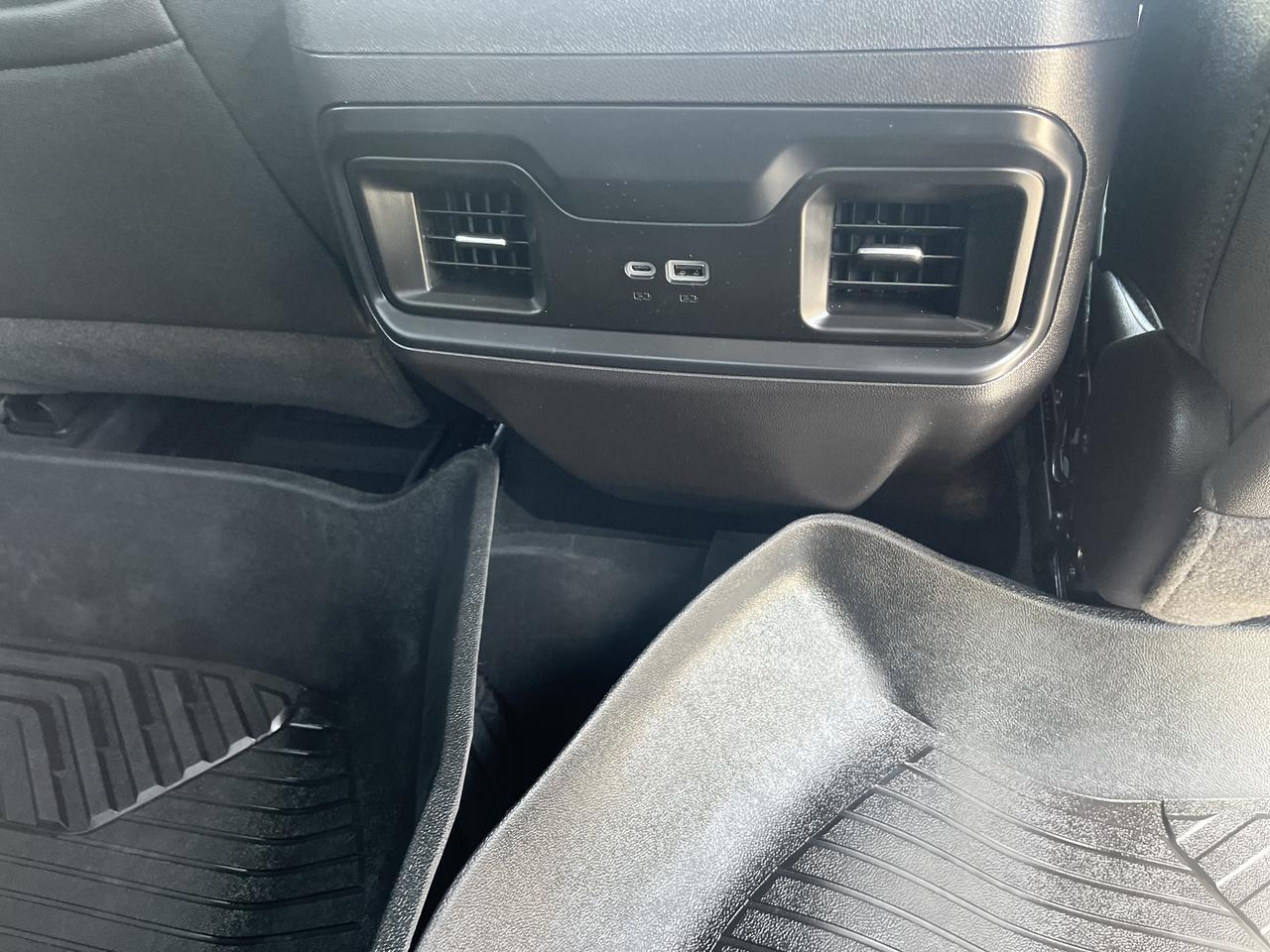 2025 Chevrolet Silverado 1500 RST Z71 Crew Cab 4WD 3.0L DuramaxDiesel AllStarPremiumPkg w/Sunroof AdptvCrz LthrBuckets 20s Saukville WI