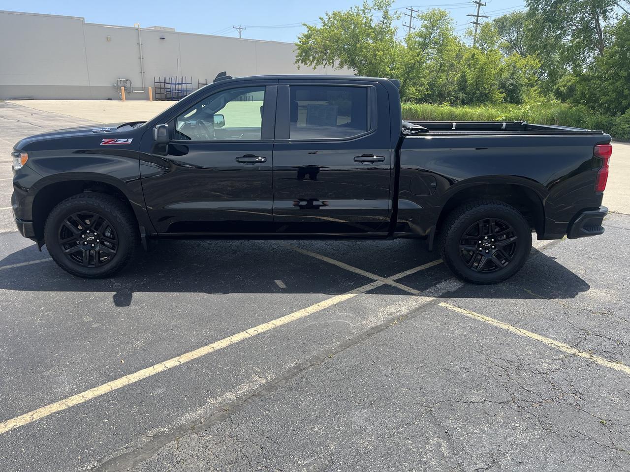 2025 Chevrolet Silverado 1500 RST Z71 Crew Cab 4WD 3.0L DuramaxDiesel AllStarPremiumPkg w/Sunroof AdptvCrz LthrBuckets 20s