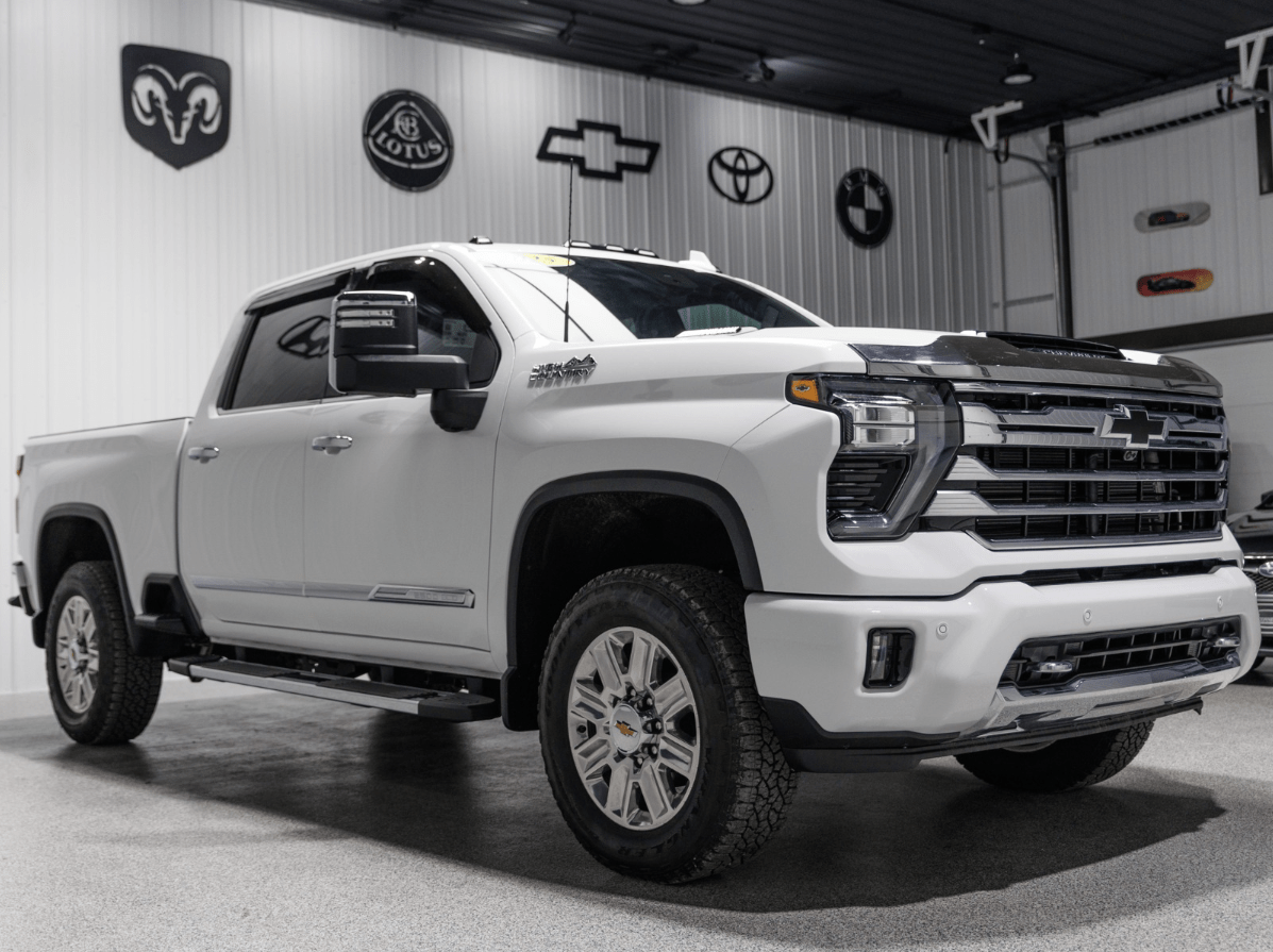 2025 Chevrolet Silverado 2500 High Country Crew Cab 4WD Diesel NAV