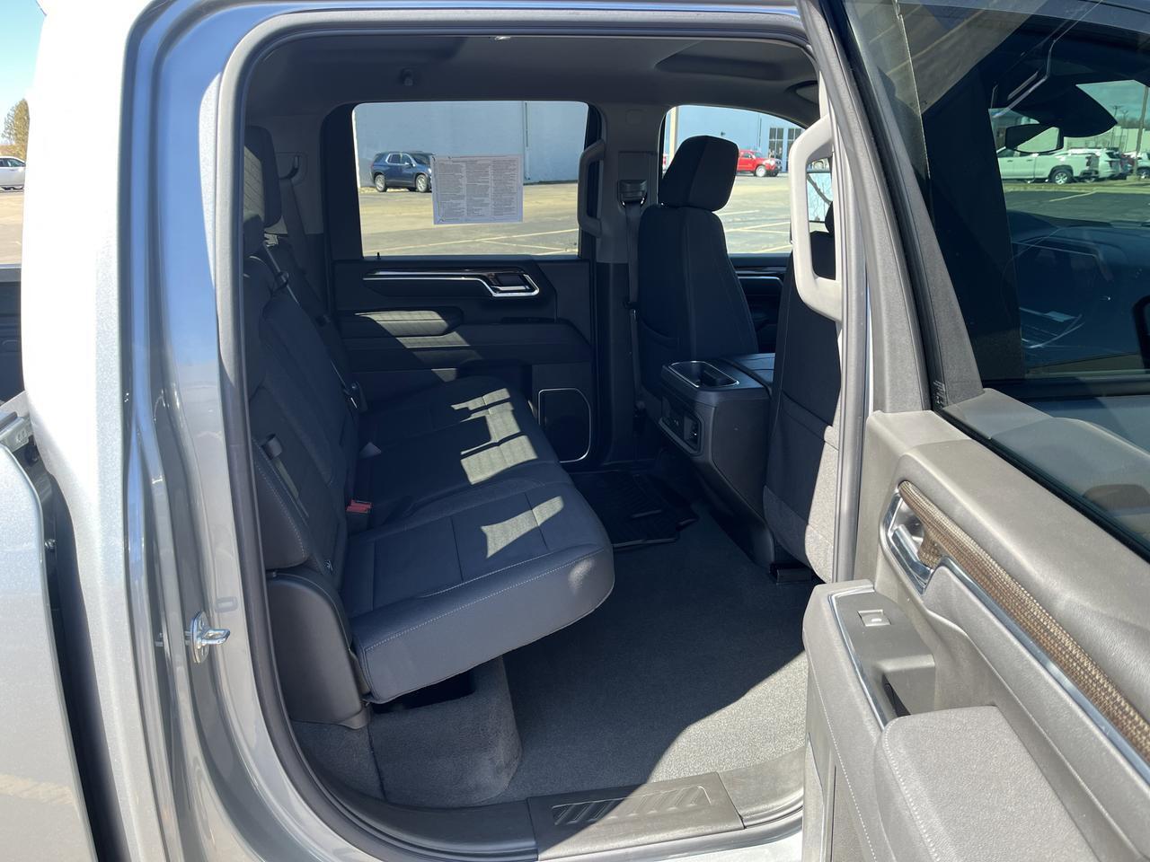 2025 Chevrolet Silverado 2500HD 2500HD LT Z71 Crew Cab 4WD DuramaxDiesel HeatPkg 5thWheelPkg w/PwrSeat RemoteStart HtdBucketSeats Saukville WI