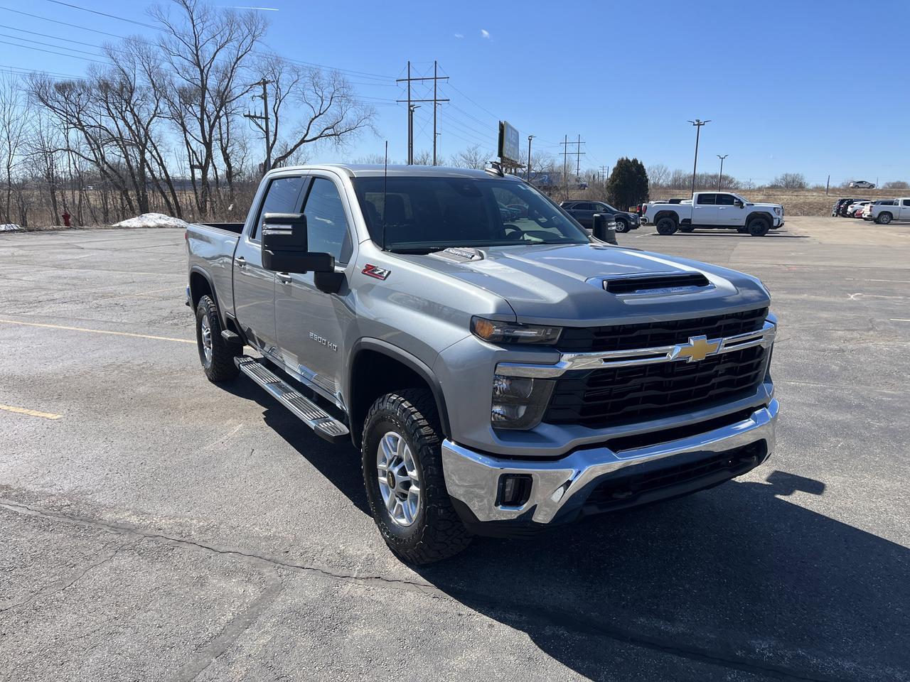 2025 Chevrolet Silverado 2500HD 2500HD LT Z71 Crew Cab 4WD DuramaxDiesel HeatPkg 5thWheelPkg w/PwrSeat RemoteStart HtdBucketSeats Saukville WI