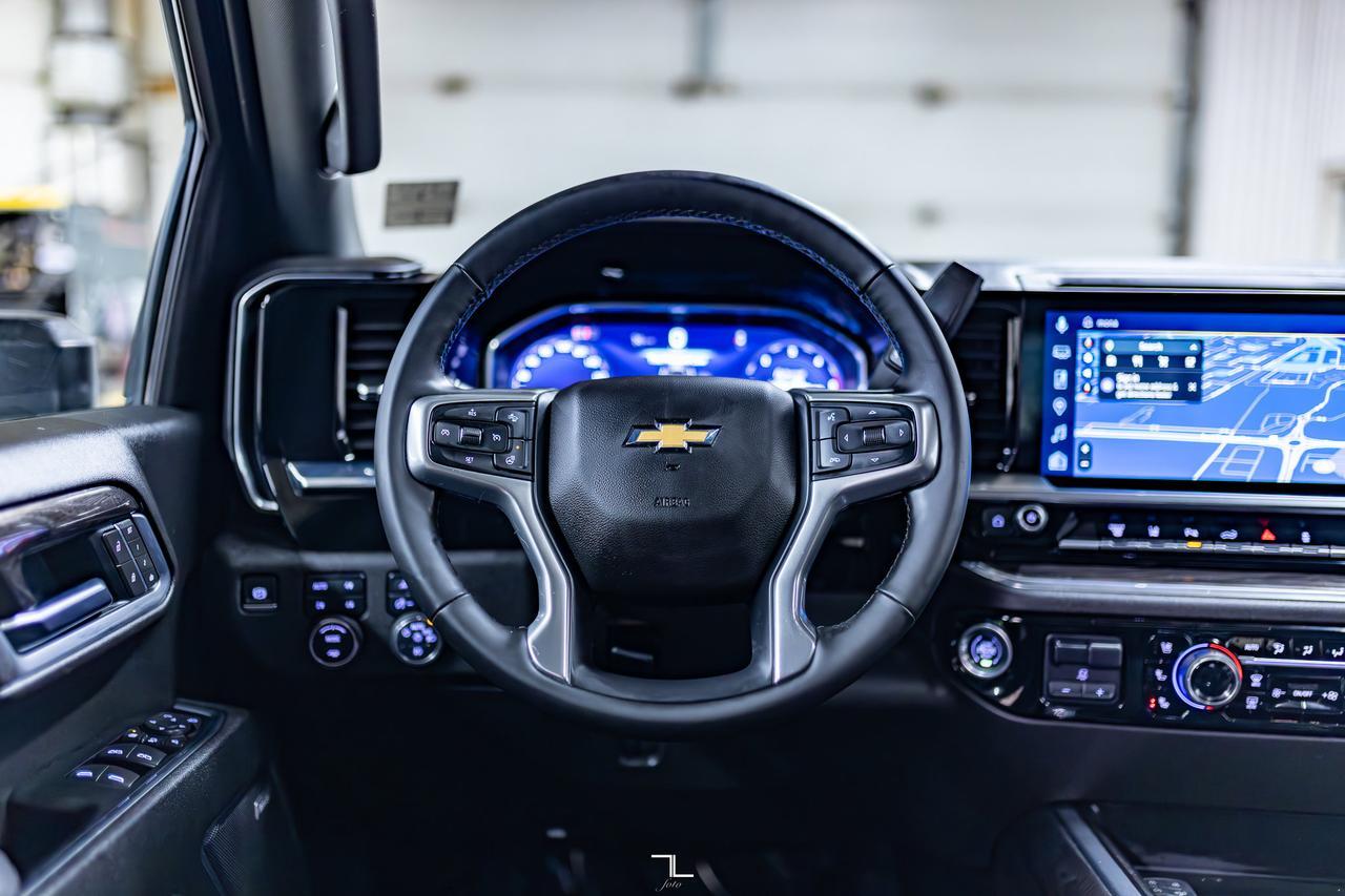 2025 Chevrolet Silverado 2500HD 4x4 Crew Cab LTZ Diesel Leather Roof Nav BCam Red Deer AB