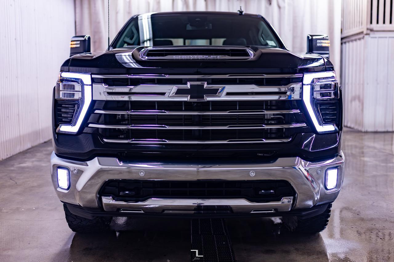 2025 Chevrolet Silverado 2500HD 4x4 Crew Cab LTZ Diesel Leather Roof Nav BCam Red Deer AB