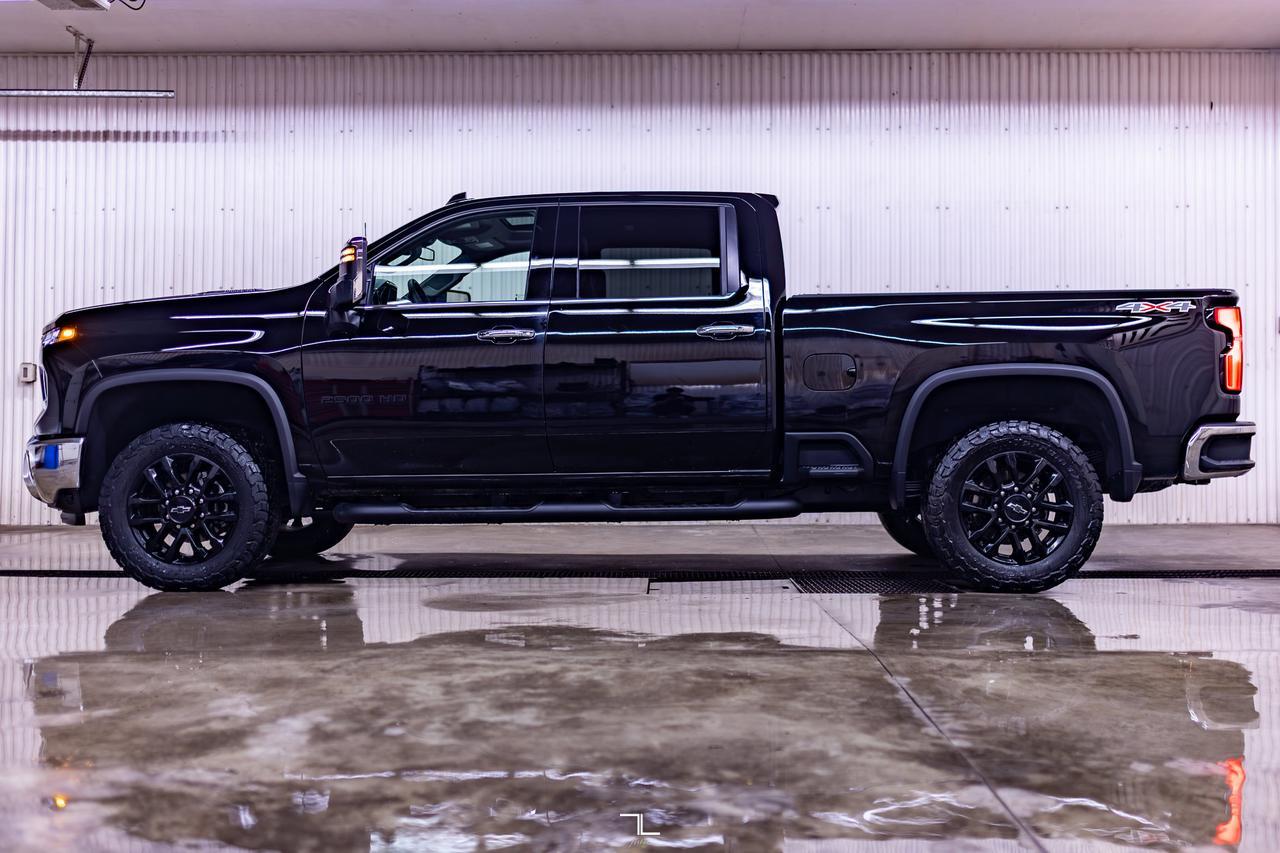 2025 Chevrolet Silverado 2500HD 4x4 Crew Cab LTZ Diesel Leather Roof Nav BCam Red Deer AB