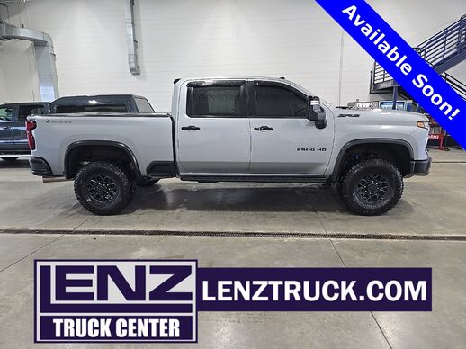 2025_Chevrolet_Silverado 2500HD_4x4 Crew Cab ZR2_ Fond du Lac WI