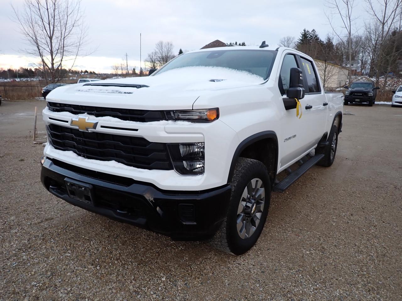 2025 Chevrolet Silverado 2500HD Custom CREW CAB 4WD Listowel ON