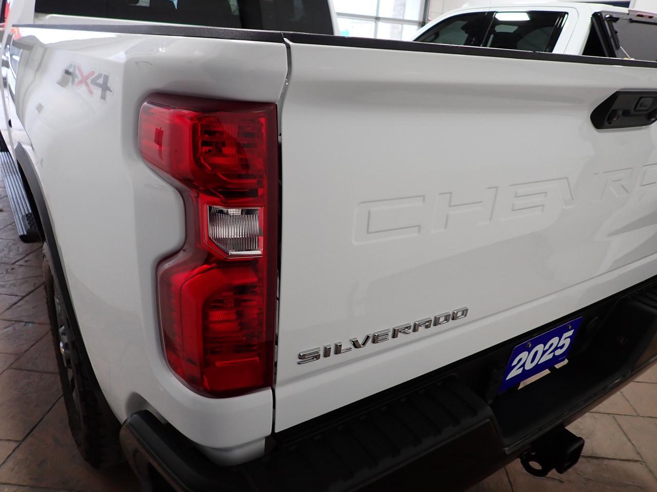 2025 Chevrolet Silverado 2500HD Custom CREW CAB 4WD Listowel ON