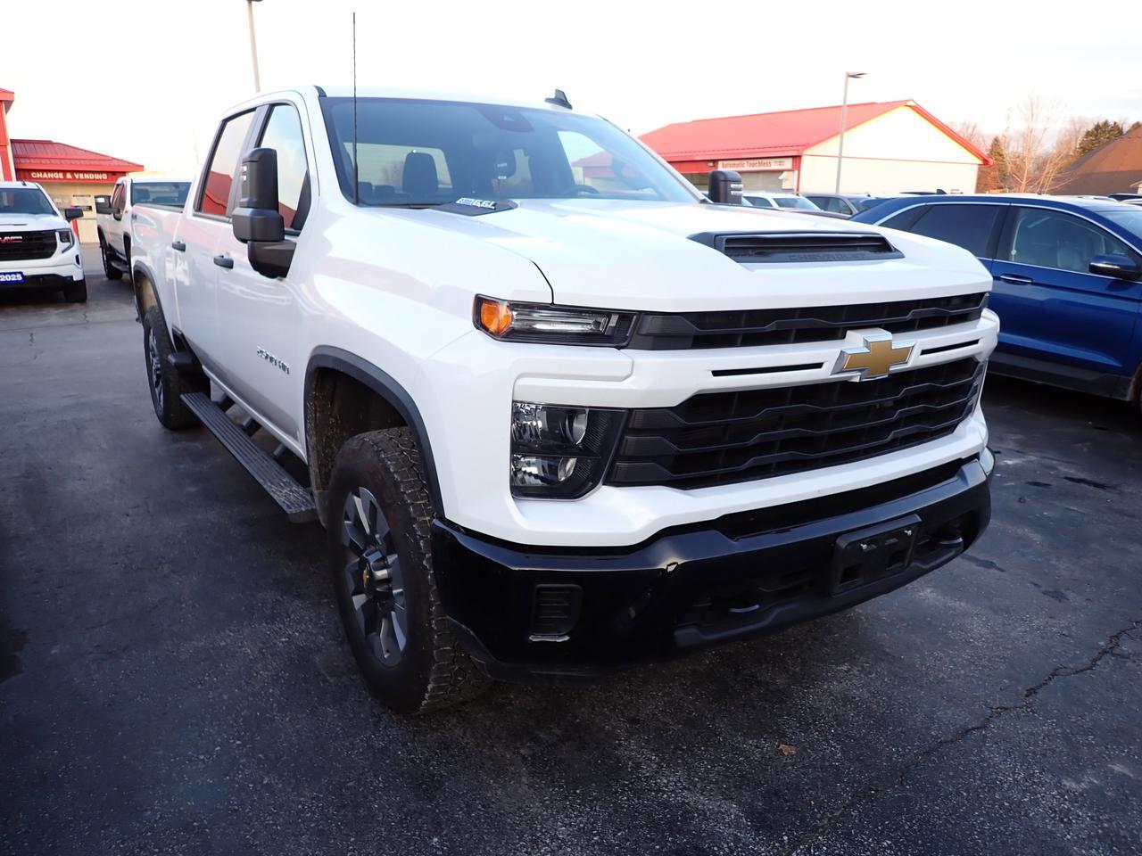 2025 Chevrolet Silverado 2500HD Custom CREW CAB 4WD