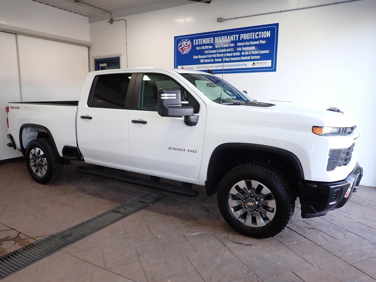 2025 Chevrolet Silverado 2500HD Custom CREW CAB 4WD SHORT BOX Listowel ON