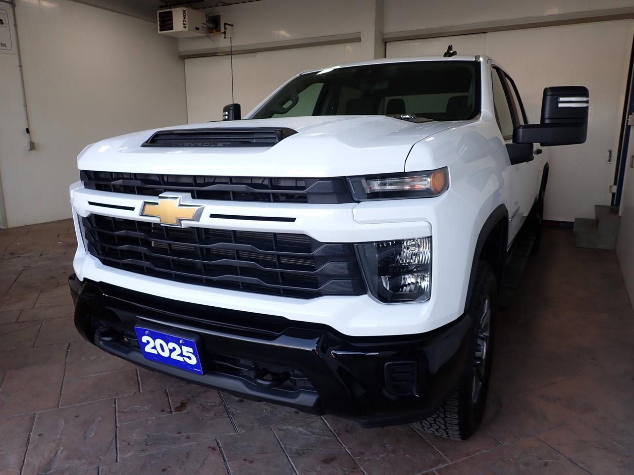 2025 Chevrolet Silverado 2500HD Custom CREW CAB 4WD SHORT BOX Listowel ON