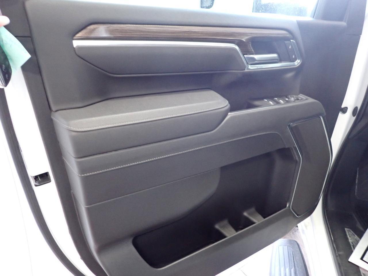 2025 Chevrolet Silverado 2500HD LT 4WD CREW CAB NAVI 6'4 BOX Listowel ON