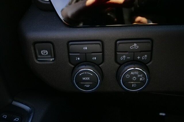 2025 Chevrolet Silverado 2500HD LT 4X4 / Duramax / Convenience Package! High Point NC