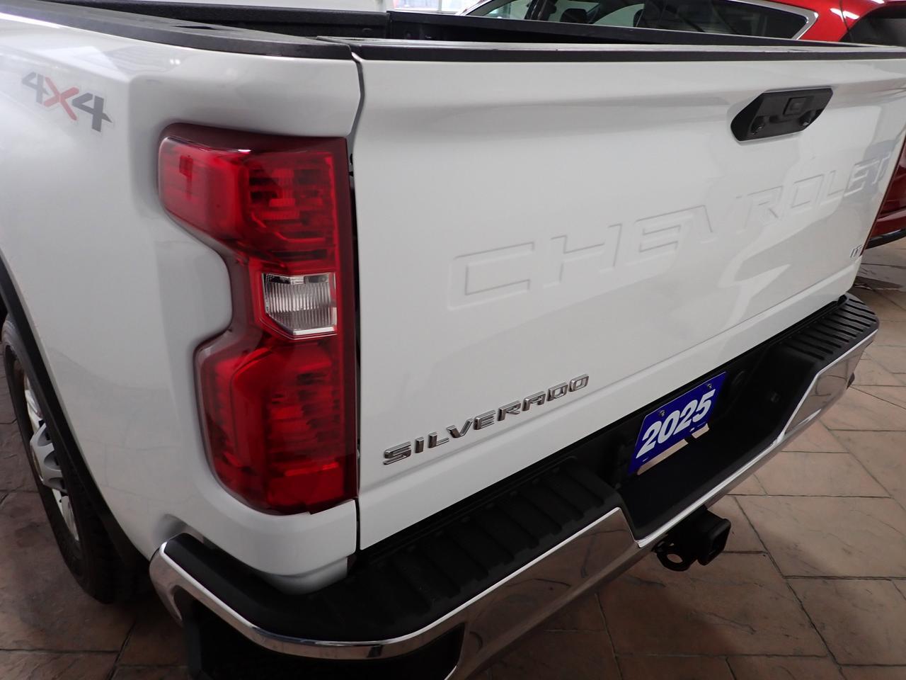 2025 Chevrolet Silverado 2500HD LT CREW CAB 4WD 6'4 BOX Listowel ON