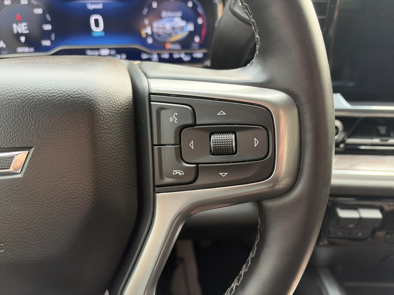 2025 Chevrolet Silverado 3500HD 3500HD LTZ Z71 Crew Cab 4WD DuramaxDiesel TrailBoss + TechPkgs /Sunroof 20sBlackWheels HD-SrrndVsn Saukville WI