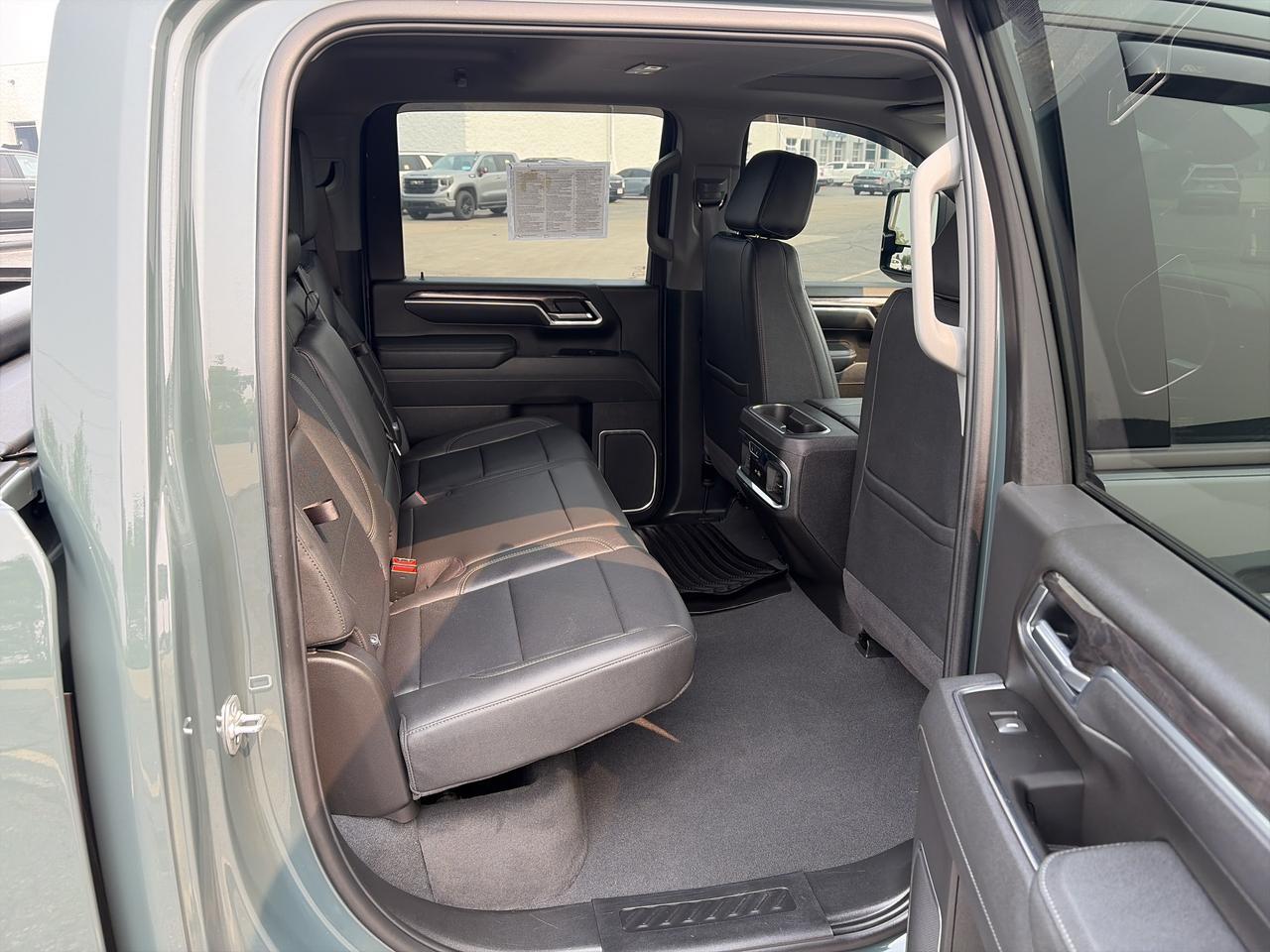 2025 Chevrolet Silverado 3500HD 3500HD LTZ Z71 Crew Cab 4WD DuramaxDiesel TrailBoss + TechPkgs /Sunroof 20sBlackWheels HD-SrrndVsn Saukville WI