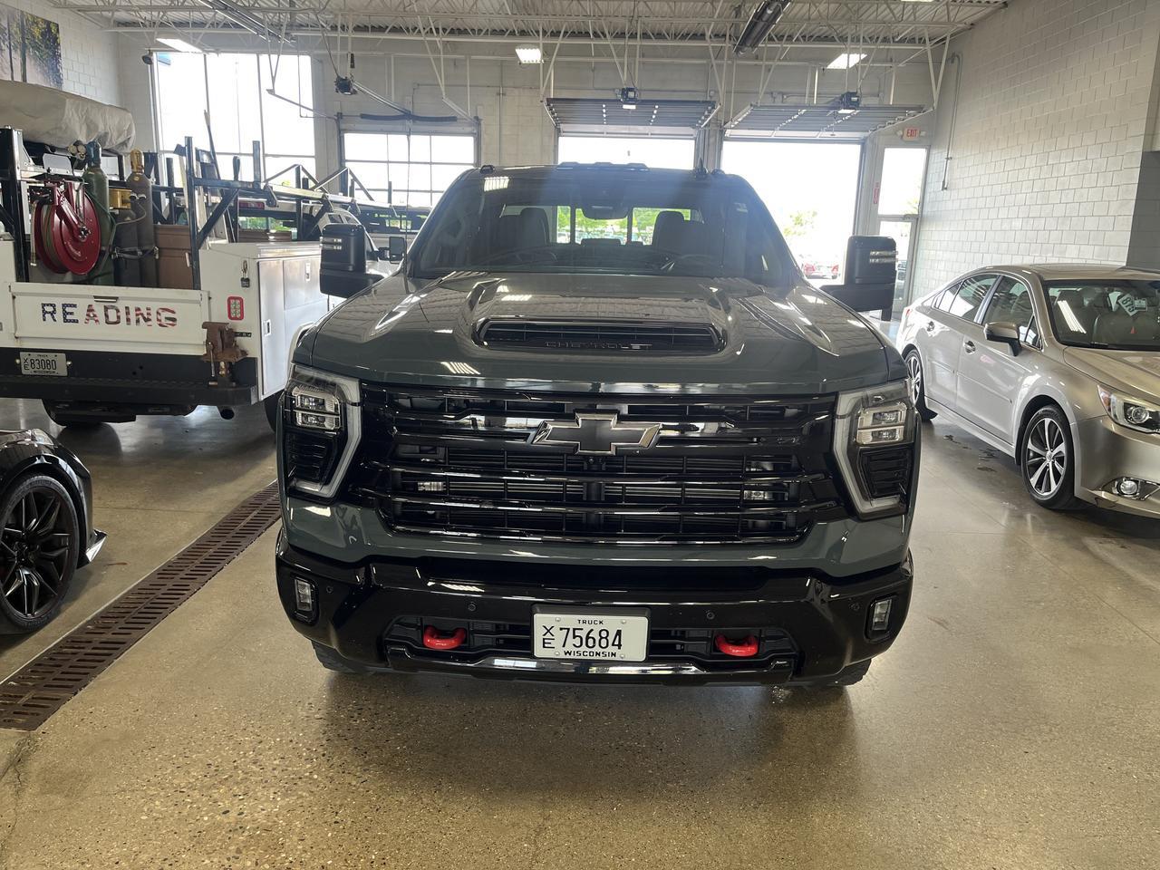 2025 Chevrolet Silverado 3500HD 3500HD LTZ Z71 Crew Cab 4WD DuramaxDiesel TrailBoss + TechwPkgs /Sunroof 20sBlackWheels HD-SrrndVsn