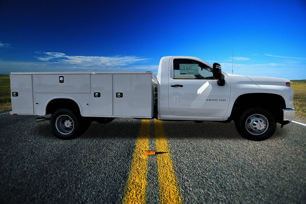 2025 Chevrolet Silverado 3500HD 4WD 11' Service Body Commerce GA