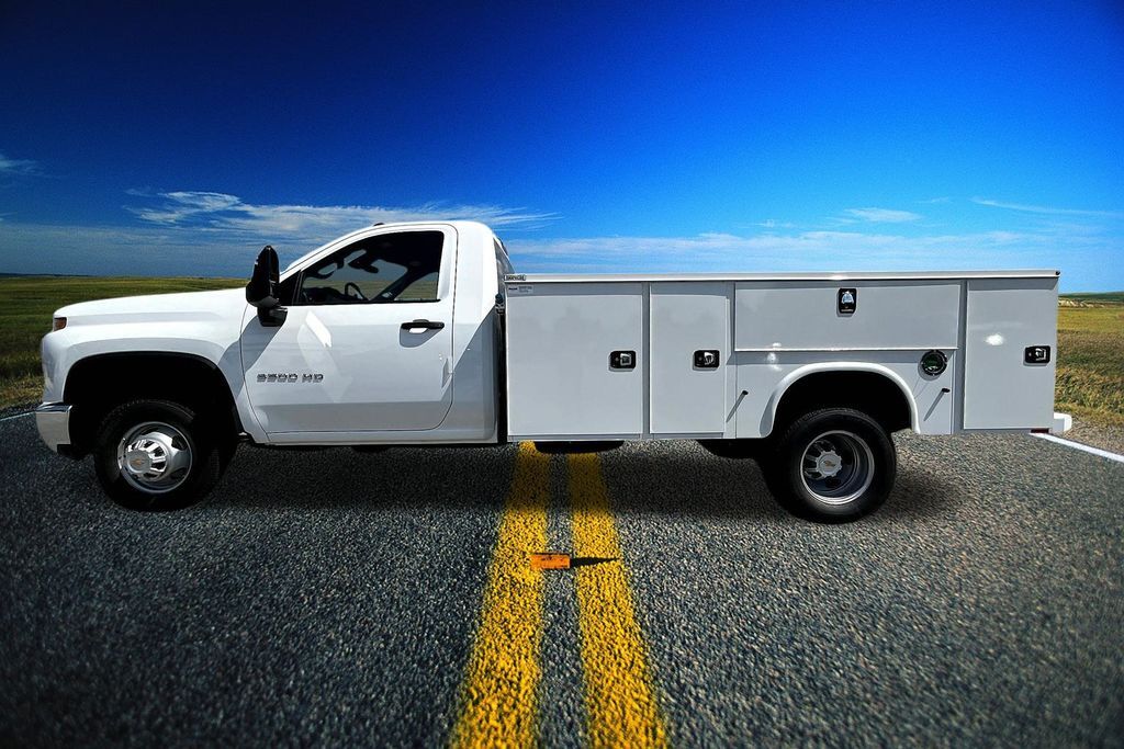 2025 Chevrolet Silverado 3500HD 4WD 11' Service Body Commerce GA